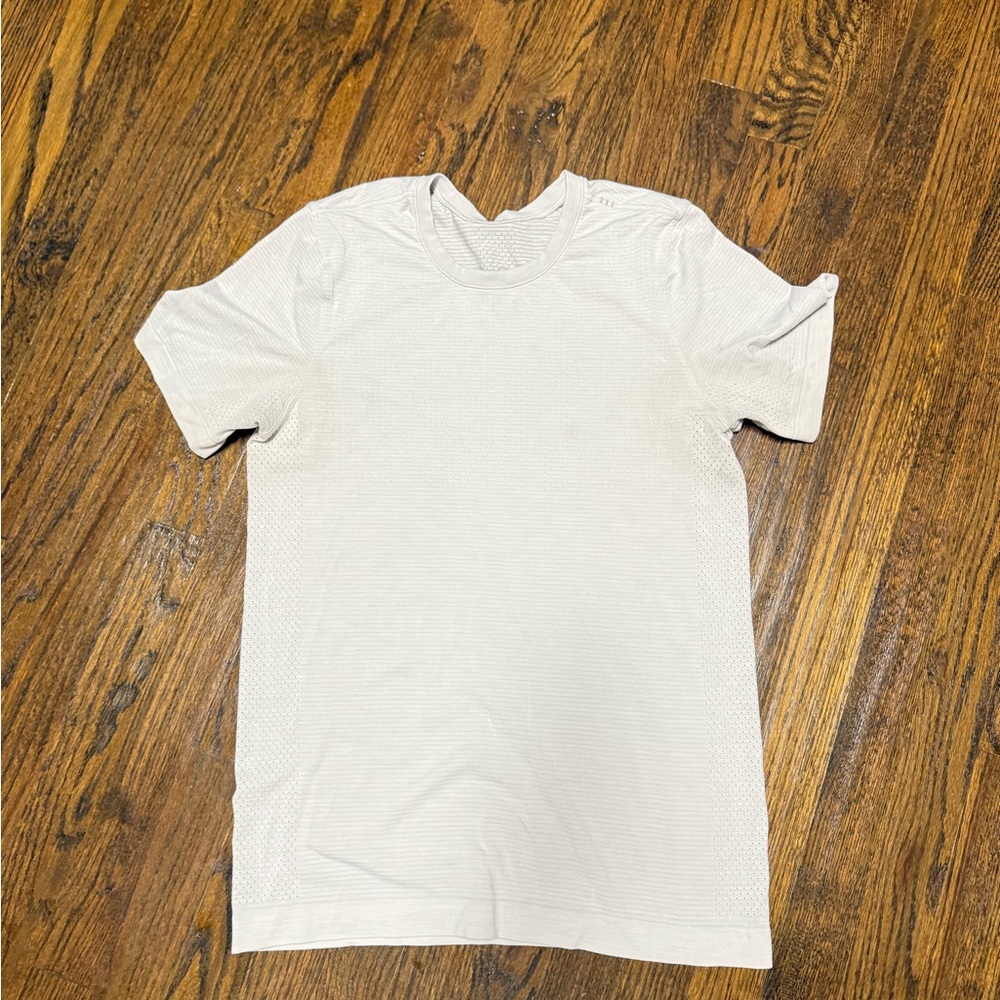 lululemon athletica Light Gray Men's vented tee